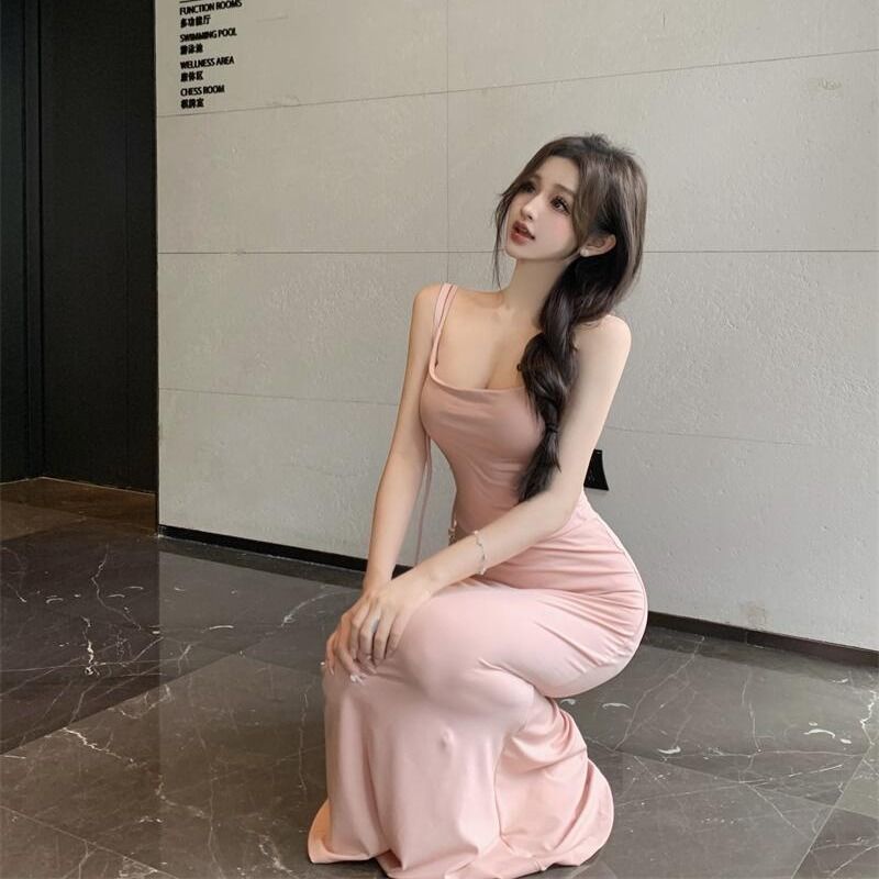Minimalist Slim-Fit Bodycon Dress