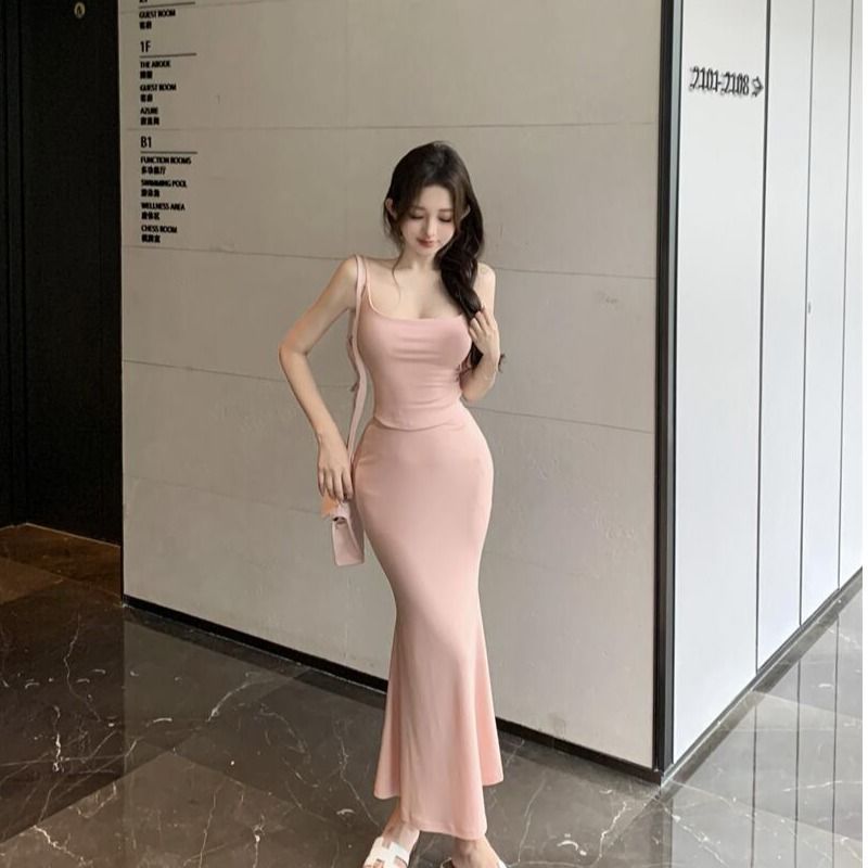 Minimalist Slim-Fit Bodycon Dress